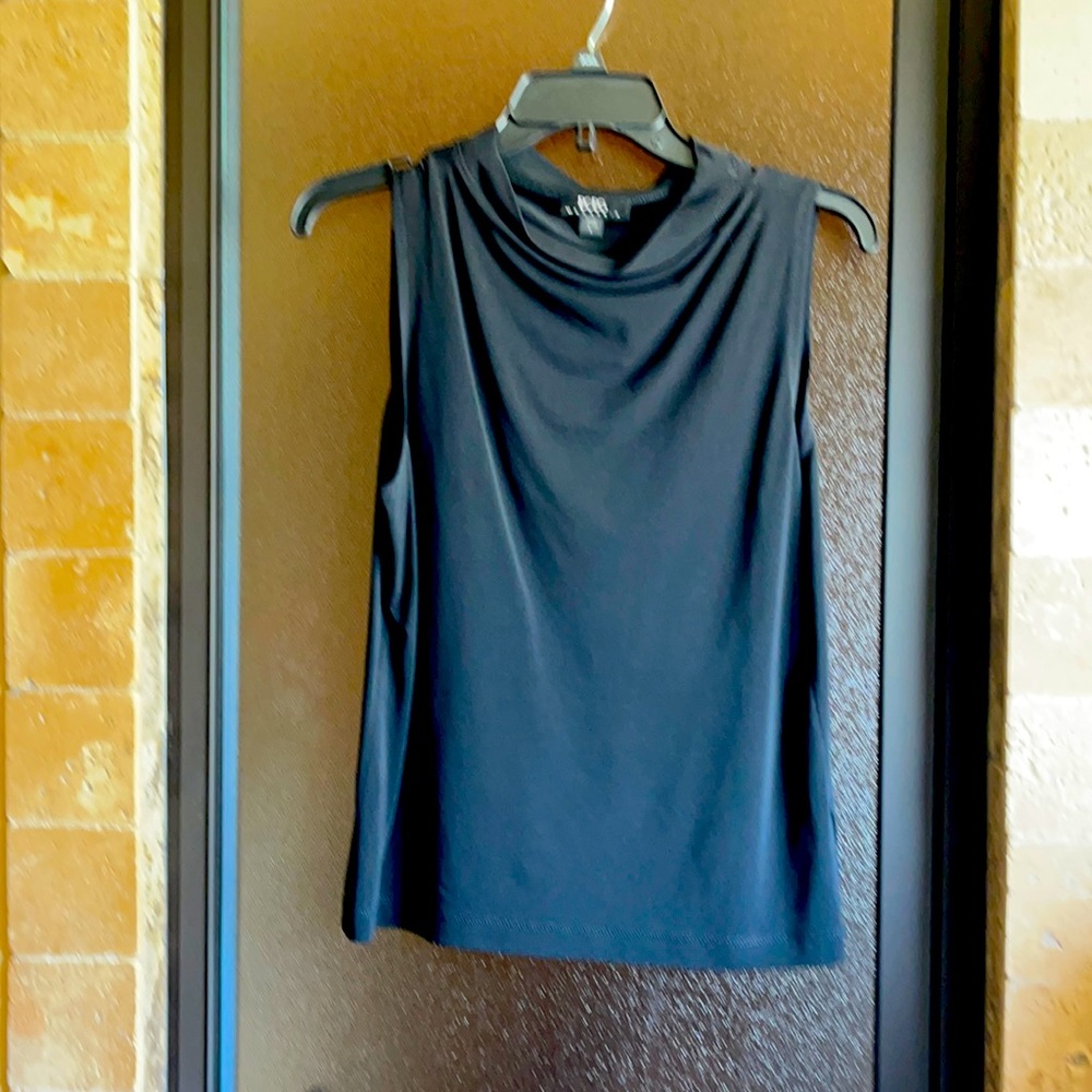 Classic & Chic BCBG top